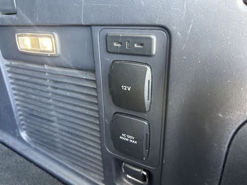 Certified 2025 Ford Expedition Active AWD/4WD image 18