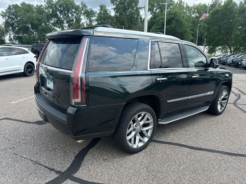Used 2016 Cadillac Escalade Luxury AWD/4WD image 4