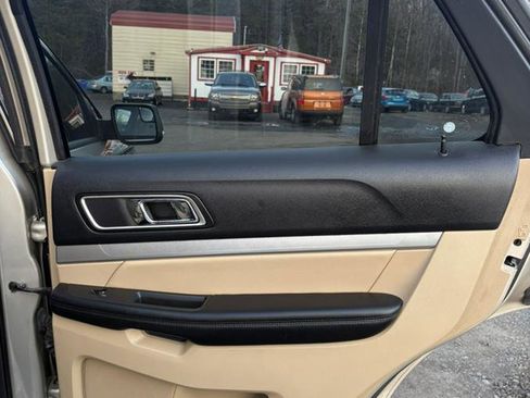 Used 2017 Ford Explorer XLT w/ Equipment Group 202A image 19