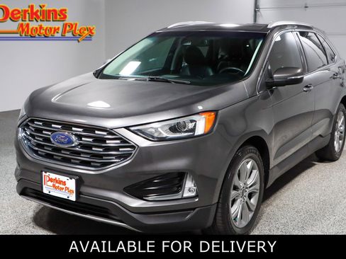 Used 2019 Ford Edge Titanium image 1