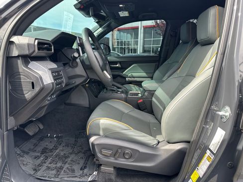 Used 2024 Toyota Tacoma Trailhunter image 12