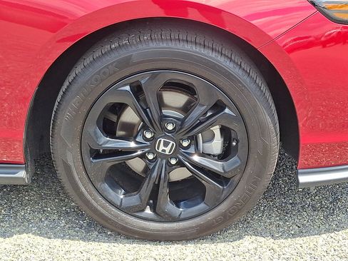 Certified 2025 Honda Accord SE image 9