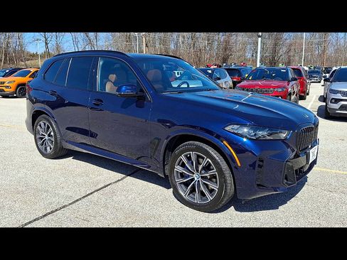Used 2024 BMW X5 xDrive40i w/ M Sport Package image 2