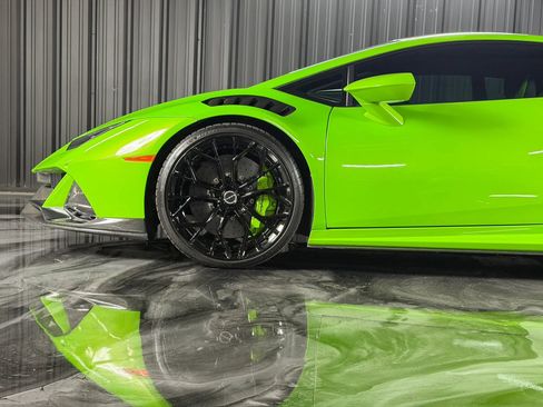 Used 2015 Lamborghini Huracan LP 610-4 AWD/4WD image 16