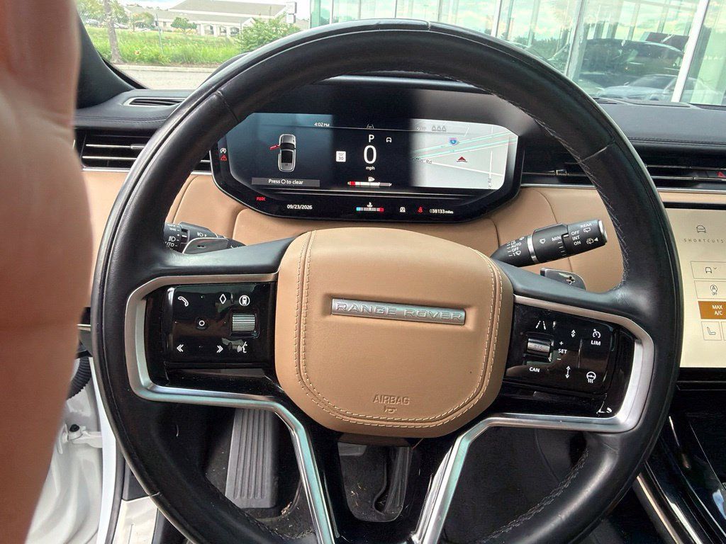 Used 2025 Land Rover Range Rover Sport SE AWD/4WD image 9