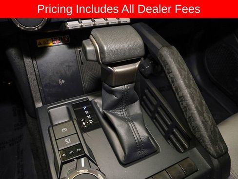 Certified 2024 Toyota Tacoma SR5 AWD/4WD image 15