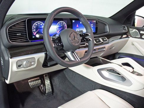 Certified 2026 Mercedes-Benz GLS 450 4MATIC image 16