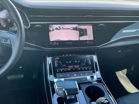 Used 2023 Audi Q8 Premium Plus AWD/4WD image 6