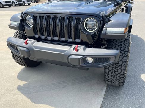 Used 2022 Jeep Wrangler Unlimited Rubicon w/ Xtreme Recon 35" Tire Package AWD/4WD image 12