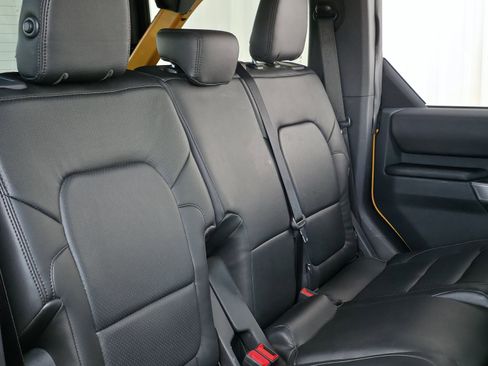 Used 2022 Ford Bronco Wildtrak image 44