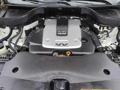 Used 2017 INFINITI QX70 2WD w/ Premium Package image 39