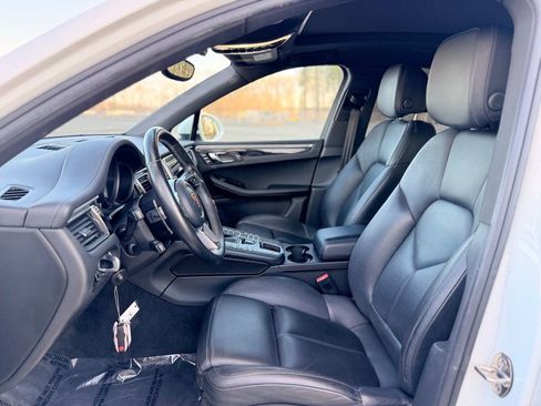 Used 2017 Porsche Macan S image 9