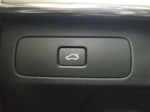 Certified 2026 Volvo XC90 B6 Plus w/ Protection Package Premier AWD/4WD image 35