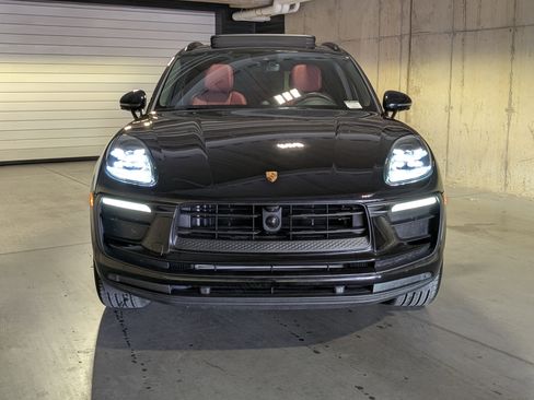 Used 2025 Porsche Macan image 13