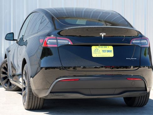 Used 2021 Tesla Model Y Long Range image 6