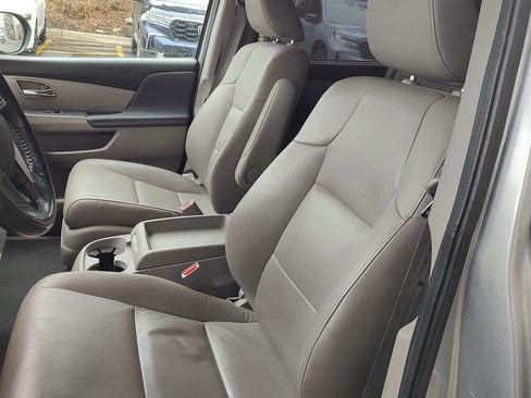 Used 2017 Honda Odyssey EX-L image 2