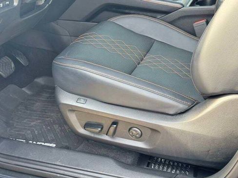 Used 2025 Mitsubishi Outlander SEL image 18