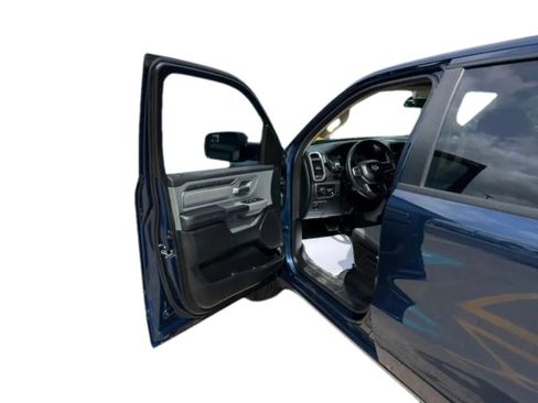 Used 2019 RAM 1500 Big Horn AWD/4WD image 9