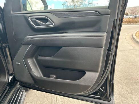 Used 2021 GMC Yukon SLT w/ Rear Media and Nav Package image 25