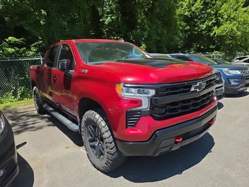 Used 2023 Chevrolet Silverado 1500 LT Trail Boss w/ LT Trail Boss Premium Package AWD/4WD image 2