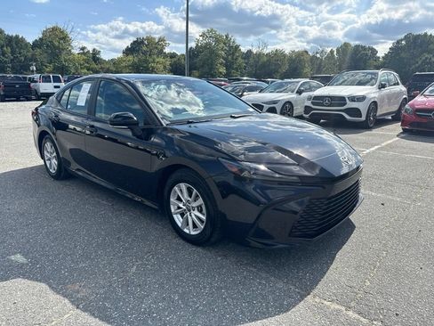 Used 2025 Toyota Camry LE FWD image 7