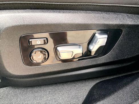 New 2026 BMW X6 xDrive40i AWD/4WD image 16