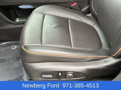Used 2023 GMC Acadia AT4 AWD/4WD image 28