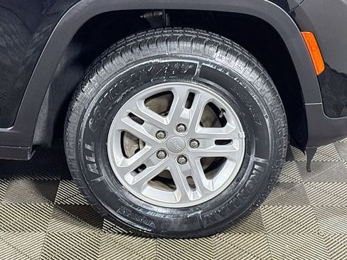 Used 2023 Jeep Grand Cherokee Laredo w/ Trailer Tow Prep Group (B) image 22