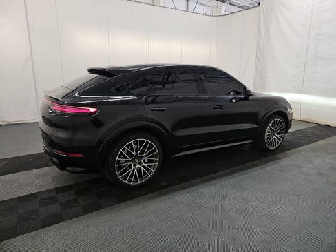 Used 2023 Porsche Cayenne Turbo AWD/4WD image 6