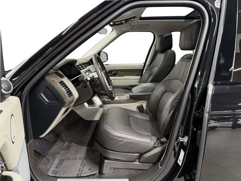 Used 2018 Land Rover Range Rover HSE image 11