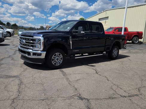 Certified 2025 Ford F250 Lariat AWD/4WD image 4