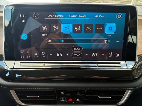 Certified 2025 Volkswagen Atlas SE image 16