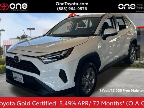 Used 2025 Toyota RAV4 XLE FWD image 1