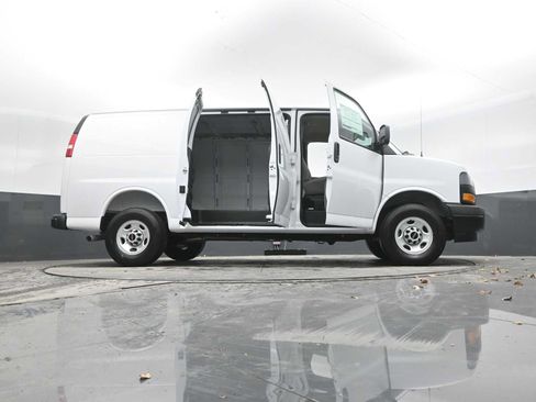 New 2025 GMC Savana 2500 w/ Driver Convenience Package RWD image 44