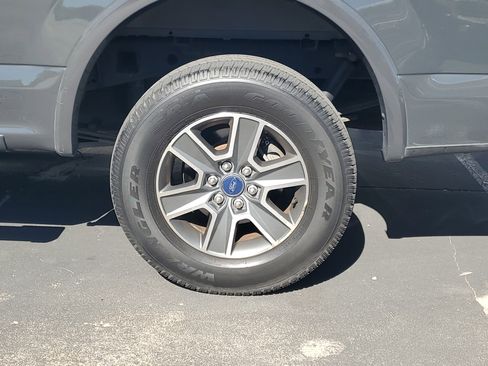 Used 2016 Ford F150 XLT w/ Equipment Group 302A Luxury image 5