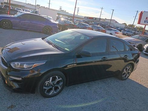 Used 2021 Kia Forte LXS image 3
