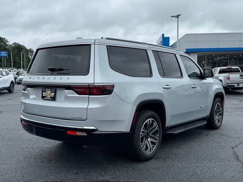 Used 2022 Jeep Wagoneer Series III w/ Rear Seat Video Group 1 image 3