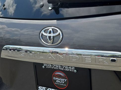 Used 2012 Toyota Highlander Limited w/ Tow Pkg AWD/4WD image 30