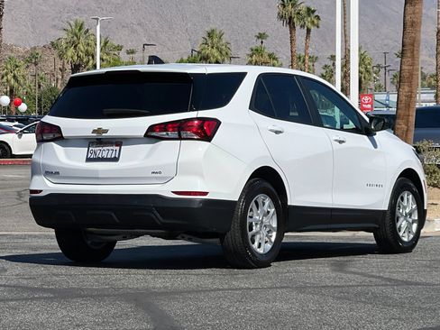 Used 2024 Chevrolet Equinox LS w/ LS Convenience Package AWD/4WD image 3