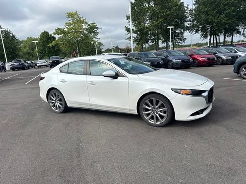 Used 2019 MAZDA MAZDA3 Sedan w/ Preferred Package FWD image 2