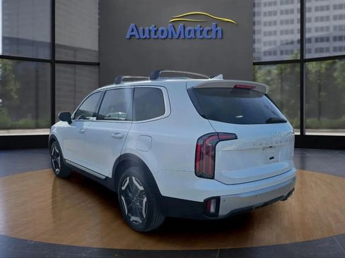 Used 2024 Kia Telluride EX image 7