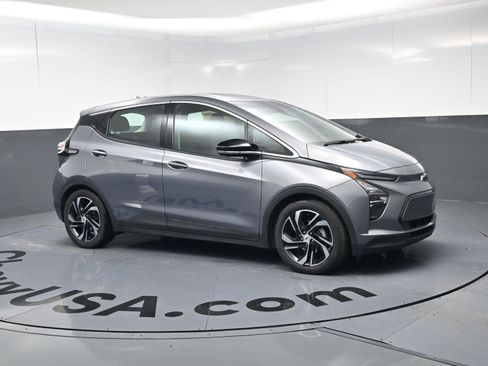 Used 2023 Chevrolet Bolt LT w/ Infotainment Package image 2