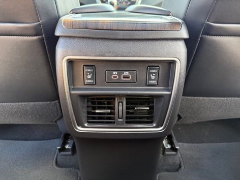 Used 2024 Nissan Murano Platinum AWD/4WD image 34