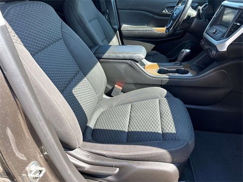 Used 2019 GMC Acadia SLE image 14