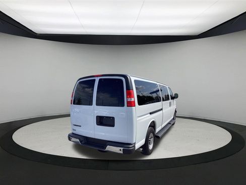 Used 2025 Chevrolet Express 3500 LT w/ LT Preferred Equipment Group RWD image 8