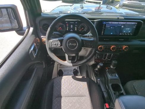 Certified 2024 Jeep Gladiator Mojave w/ Technology Group AWD/4WD image 7