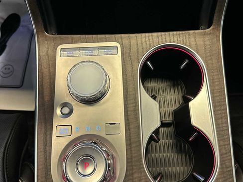 Certified 2025 Genesis GV80 2.5T Prestige image 25