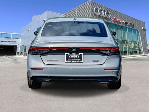 Used 2025 Honda Accord Touring image 3