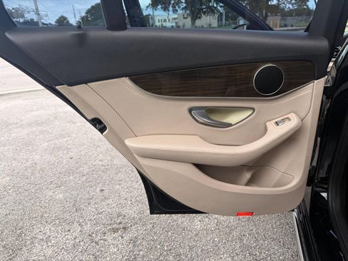Used 2015 Mercedes-Benz C 300 Sedan image 13