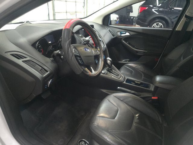 Used 2016 Ford Focus SE w/ Equipment Group 201A FWD image 16